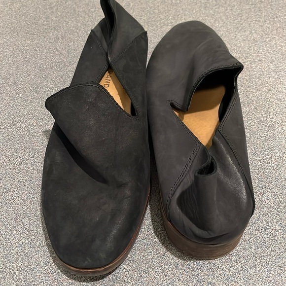 Lucky brand, soft, black leather loafers. - Picture 1 of 5